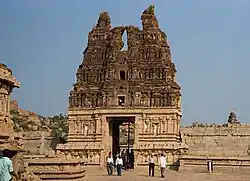 Гопурам храма Витала, Хампи