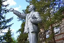 Памятник Ленину на улице Аделя Кутуя