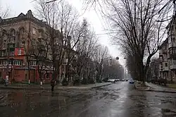 Улица Метростроевская, перекрёсток с ул. В. Чумака.