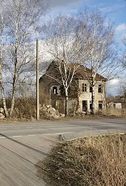 Сохранившееся разрушающееся немецкое здание(2025 год)