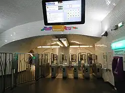 Турникет усиленного типа на станции, 2017