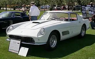 Ferrari 410 Superamerica третьей серии с кузовом Pininfarina с закрытыми оргстеклом фарами