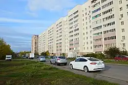 Вид на южный участок улицы Карбышева (октябрь 2018)