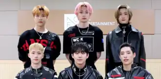 Верхний ряд: Чонсоб, Тео, Соул 
Нижний ряд: Джиун, Интак, Кихо