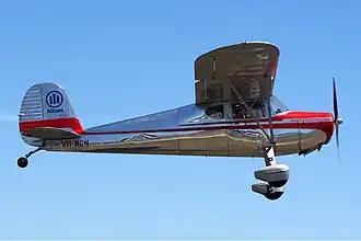 современное фото; авиапарк Летбридж[en]