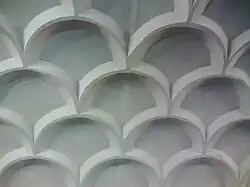 Оформление потолка станции.