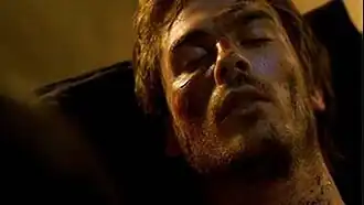 Бун умирает.