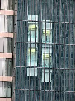 Первый в Японии двухэтажный лифт