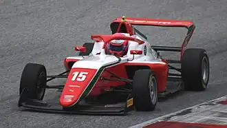 Пример болида Tatuus F4-T421 пилотируемый Мартой Гарсия