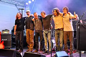 Fools Garden в 2016 году. Слева направо: Фолькер Хинкель, Торстен Кифер, Ян Хис, Петер Фройденталер, Дирк Блюмлейн, Габриэль Хольц