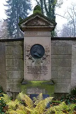 Надгробие Преллера. Автор барельефа — Адольф фон Донндорф.