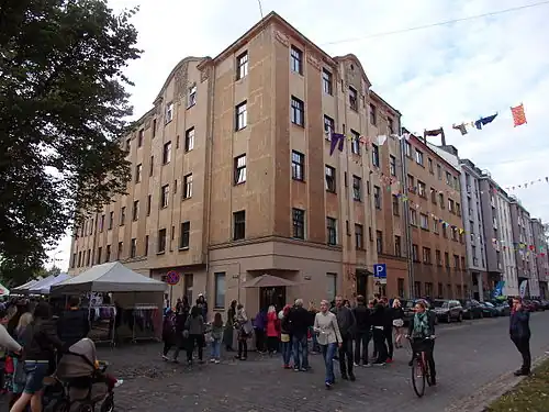 Вид улицы от перекрёстка с улицей Иередню