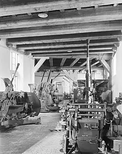 3,7 cm FlaK 43 (слева на переднем плане); Музей армии в Делфте, 1965 год.