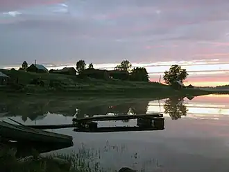 Озеро в посёлке Кохтусельга