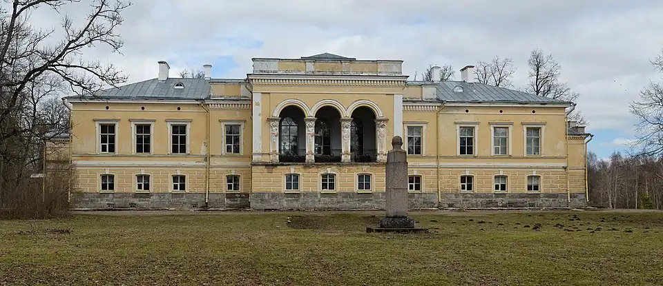 Главное здание мызы Мууга в 2012 году