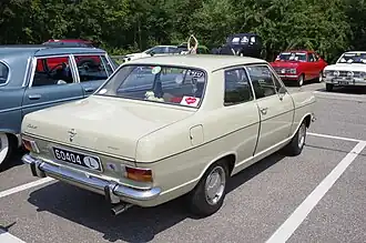 Двухдверный седан