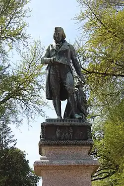 Памятник химику Клоду Луи Бертолле в Анси, Франция