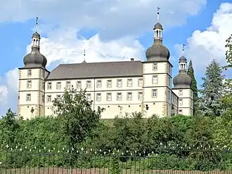 Вид замка с запада