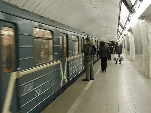 Поезд на станции