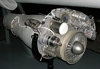 Двигатель F107 в экспозиции Аэрокосмического музея Сан Диего[англ.]